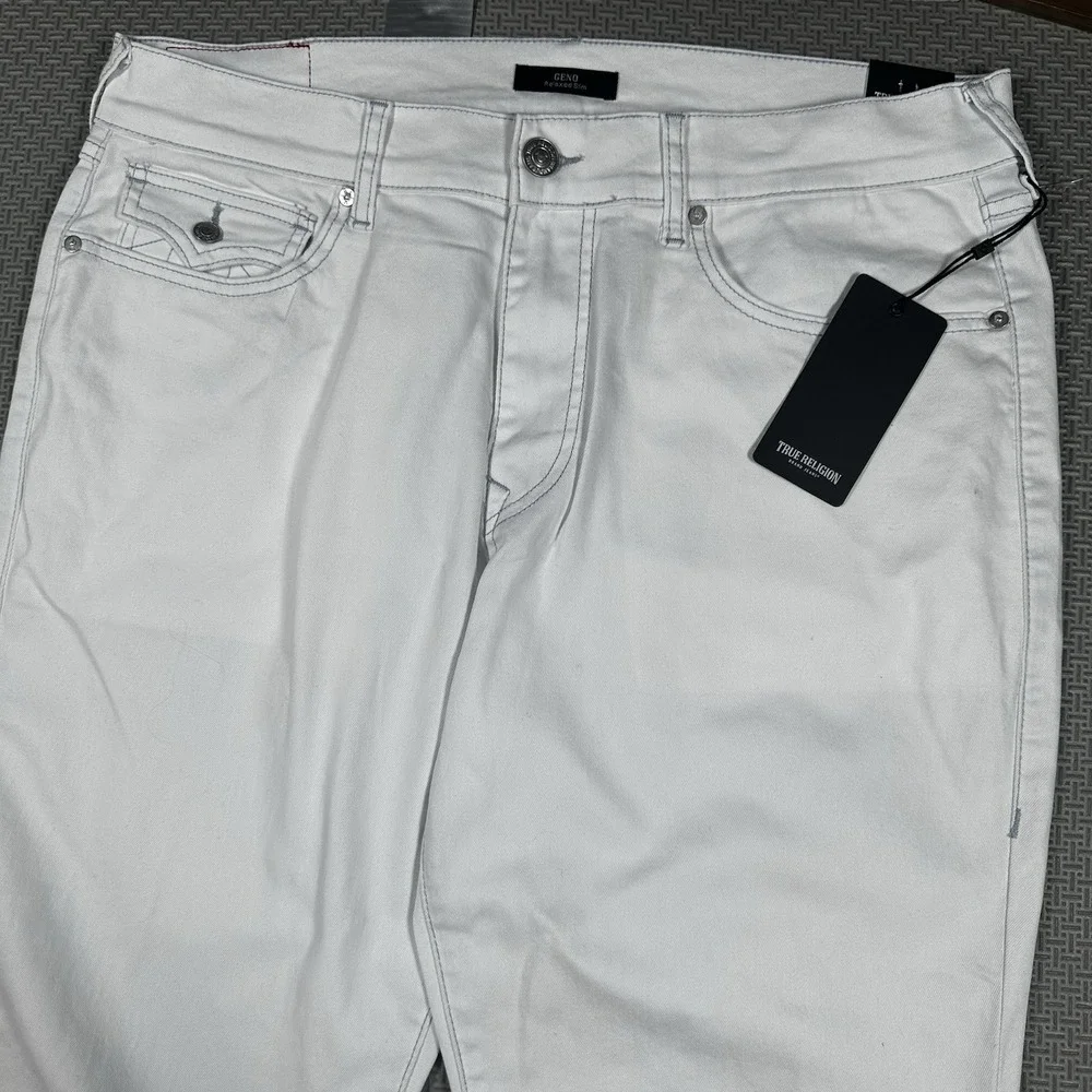 NEW True Religion Jeans Mens 36x32 (Fits 38) White Denim Geno Relaxed Slim $159